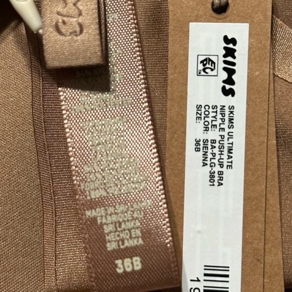 SKIMS *NWT ULTIMATE NIPPLE PUSH-UP BRA | SIENNA - Picture 8 of 9